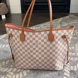 Louis Vuitton Neverfull w/ white checkered wallet